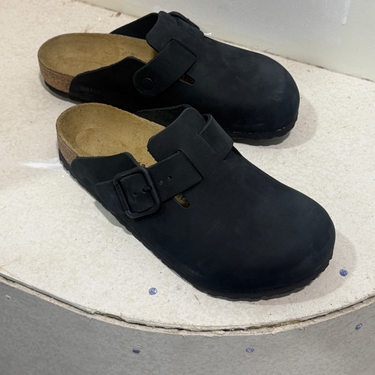 Boston  Boston Wire Buckle Black Nubuck Leather