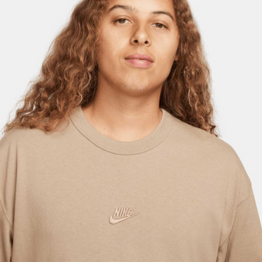 Nike Sportswear Premium Essentials Brown